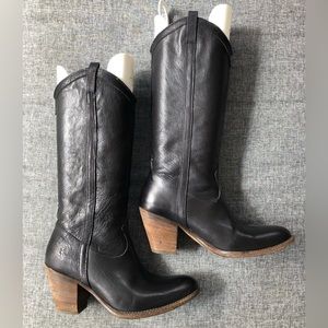 Frye Black woman’s heeled Cowboy Boots